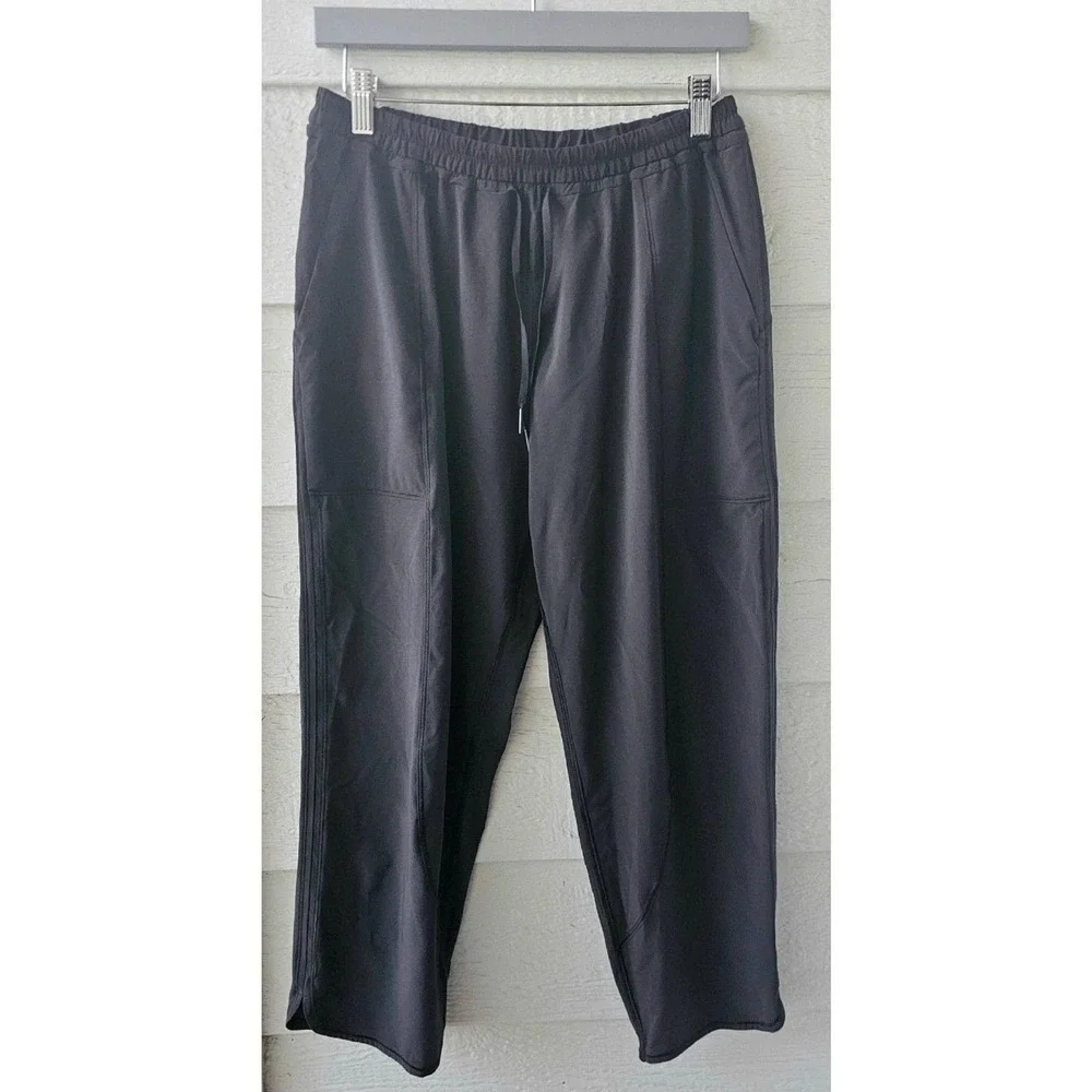 Lululemon Lightweight‎ Cropped Pants Size 8 Black Elastic Waist Inspected EUC